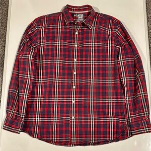 Old Navy The Classic Regular Fit Red and Blue Plaid Button Down Shirt, Men's XL